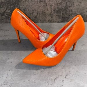 New in original box Cape Robbin heels